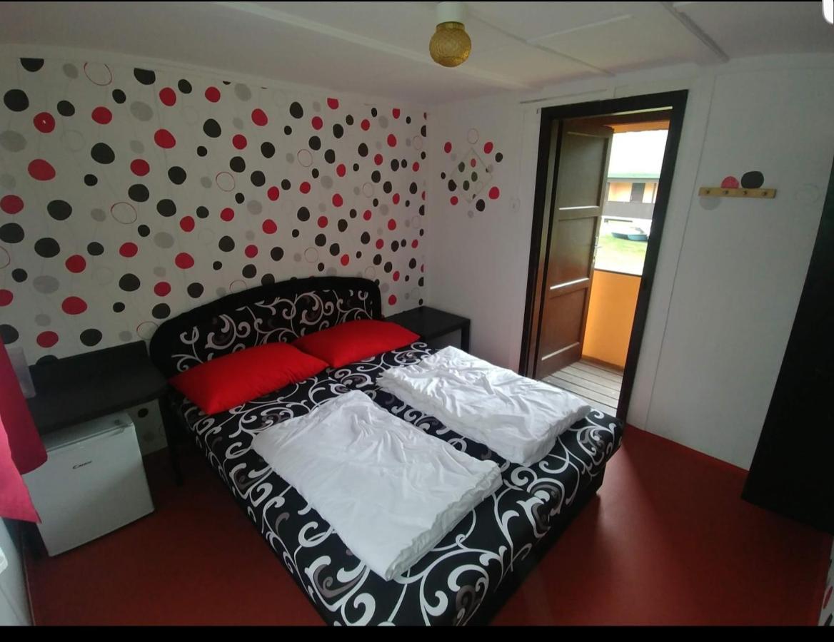 Juniorcamp Nova Zivohost Hotel Krecovice Luaran gambar